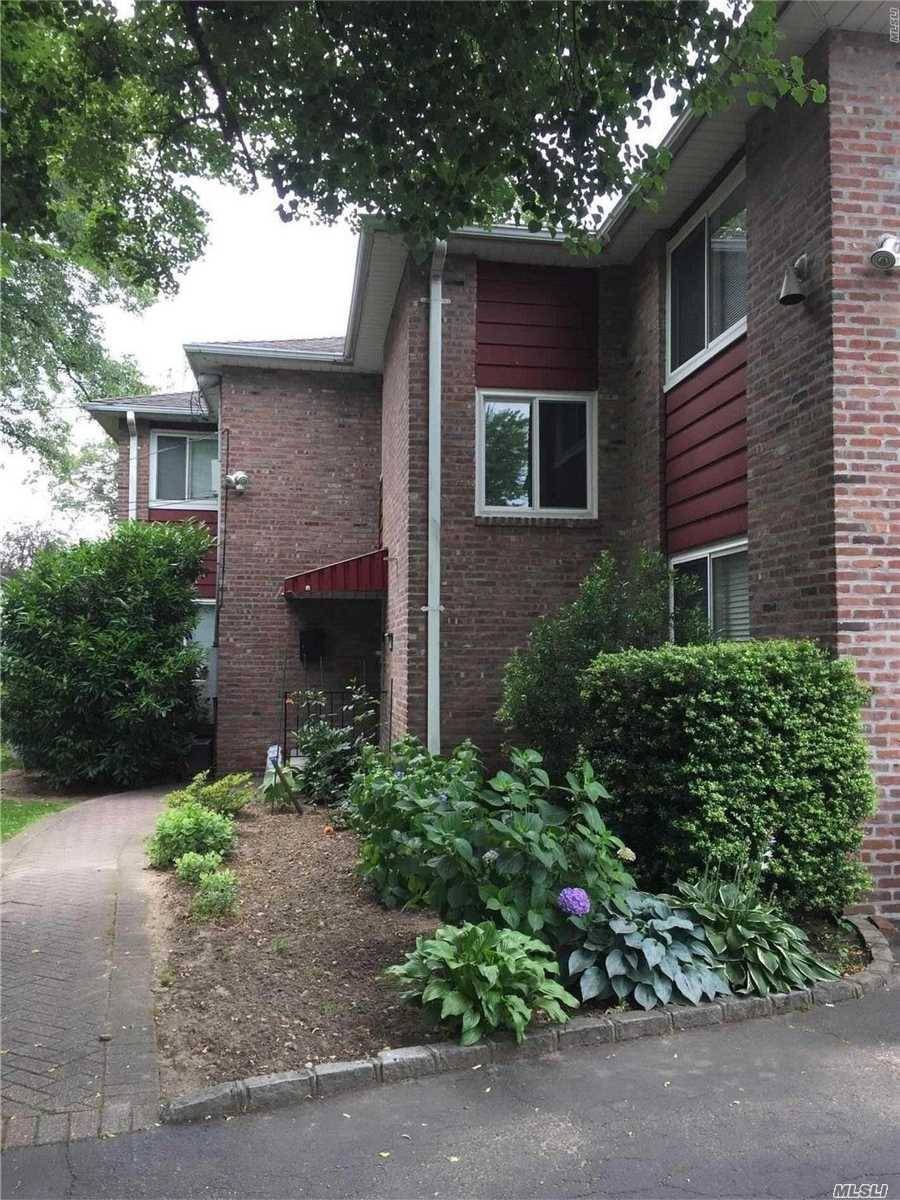 Excellent 3Br 2Bath in Manhasset !