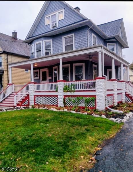 Low taxes ! Low taxes ! Welcome home to this impressive six bedroom, three bathroom house that offers exceptional space for those who appreciate room to spread out.