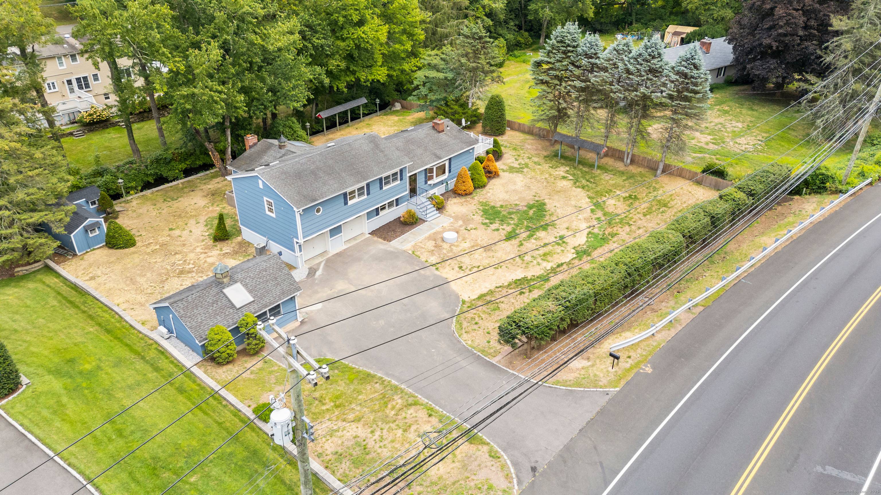 3840 Black Rock Turnpike, Fairfield, CT 06825 Welcome to your fully renovated Fairfield retreat where convenience meets comfort.