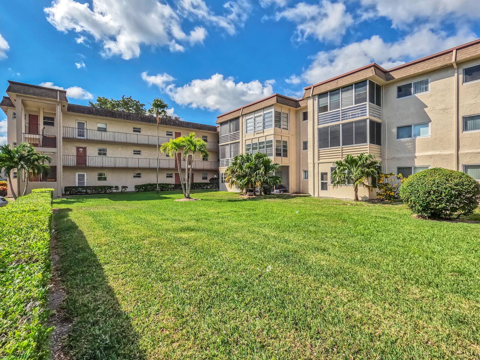 Step inside this great condo to appreciate the roomy living rooms, abundant natural light, and a welcoming kitchen.