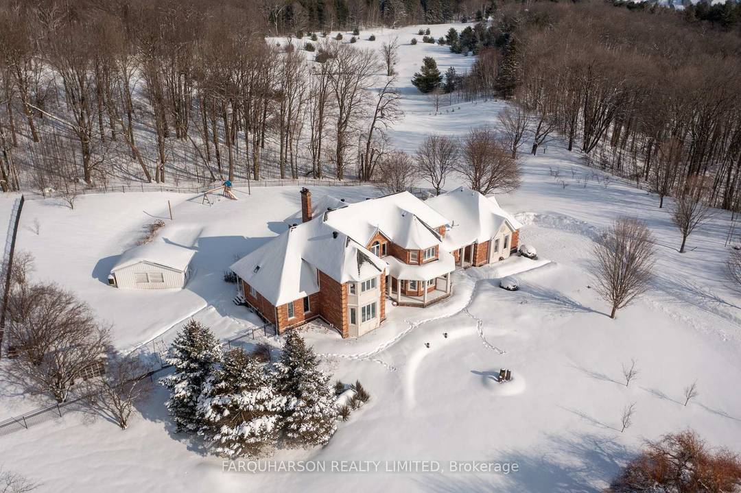 A rare offering in sought after Glen Major, this nearly 22 acre private estate blends luxury w protected forest amp ; rolling fields, just minutes to trails, golf, ski resorts ...