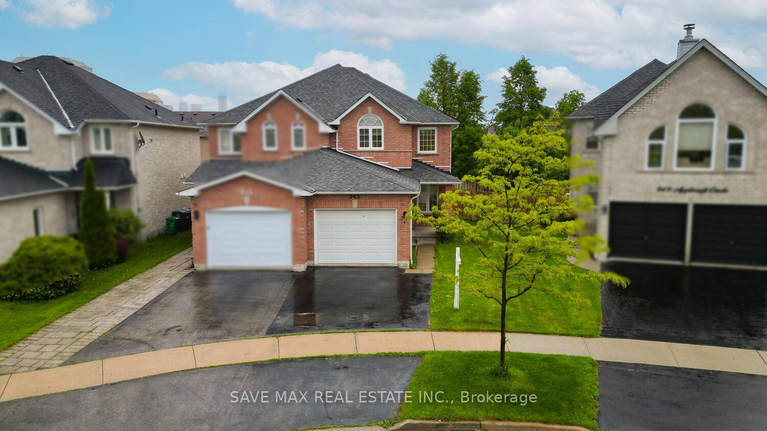 This Stunning two story Semidetached is situated in prime location, features great floor plan including open dining and living room, 3 good size bedrooms and 3 bathrooms, large driveway with ...