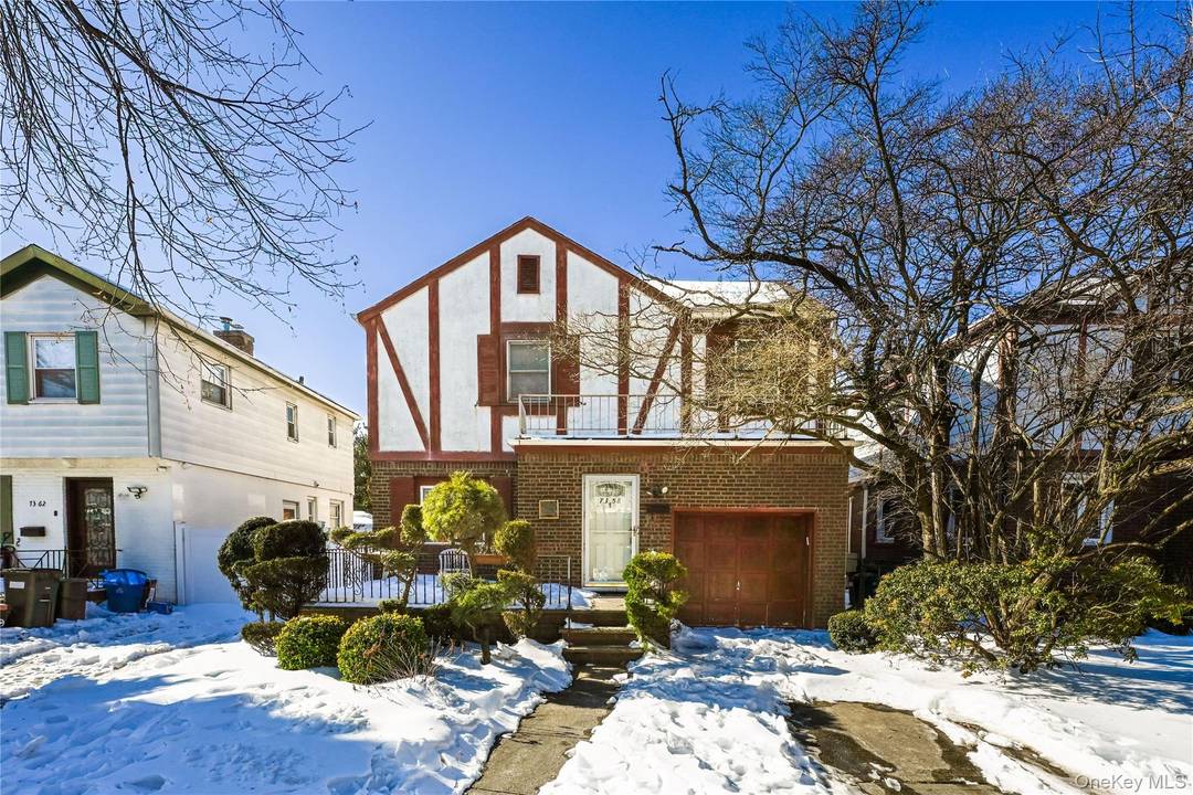 Huge Extended 4 BR Colonial in the heart of Fresh Meadows.
