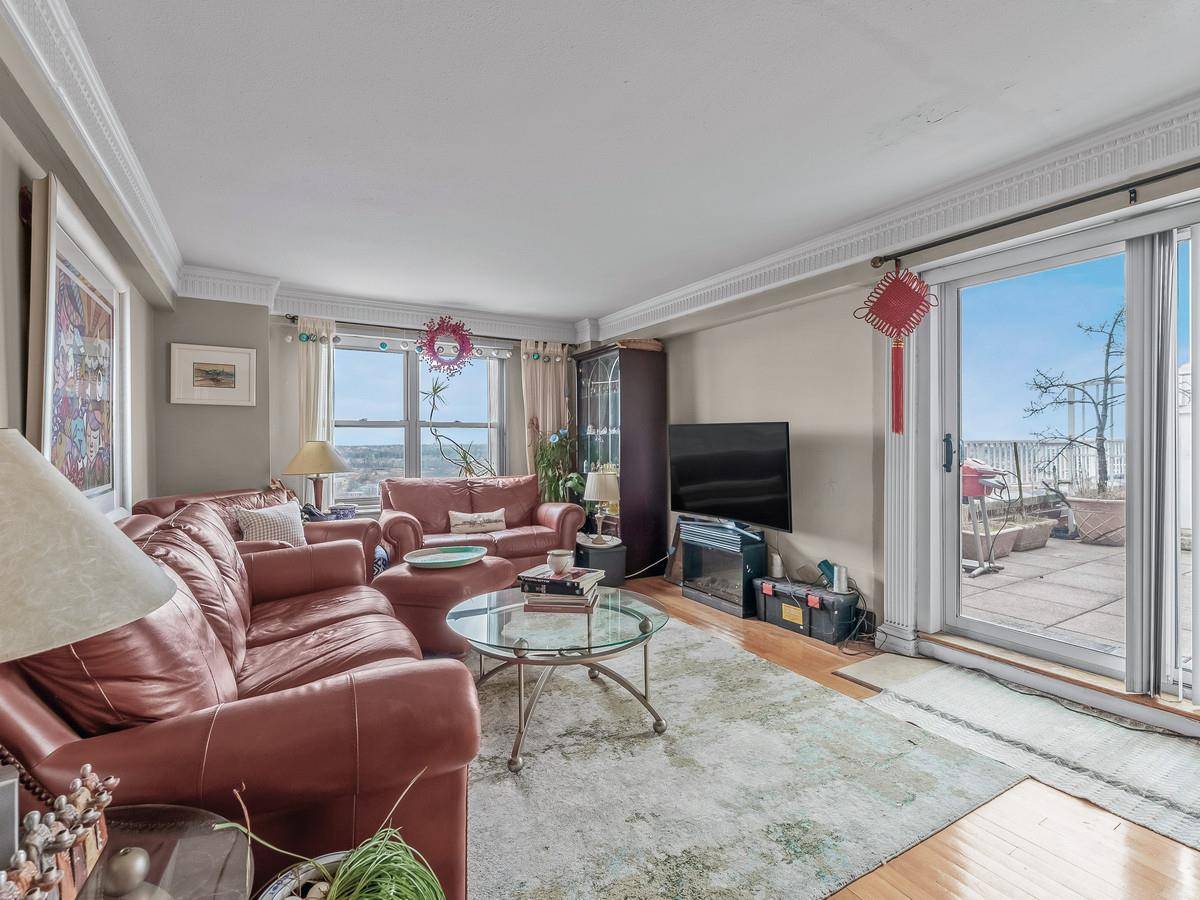 Seller's credit for full asking price buyer.