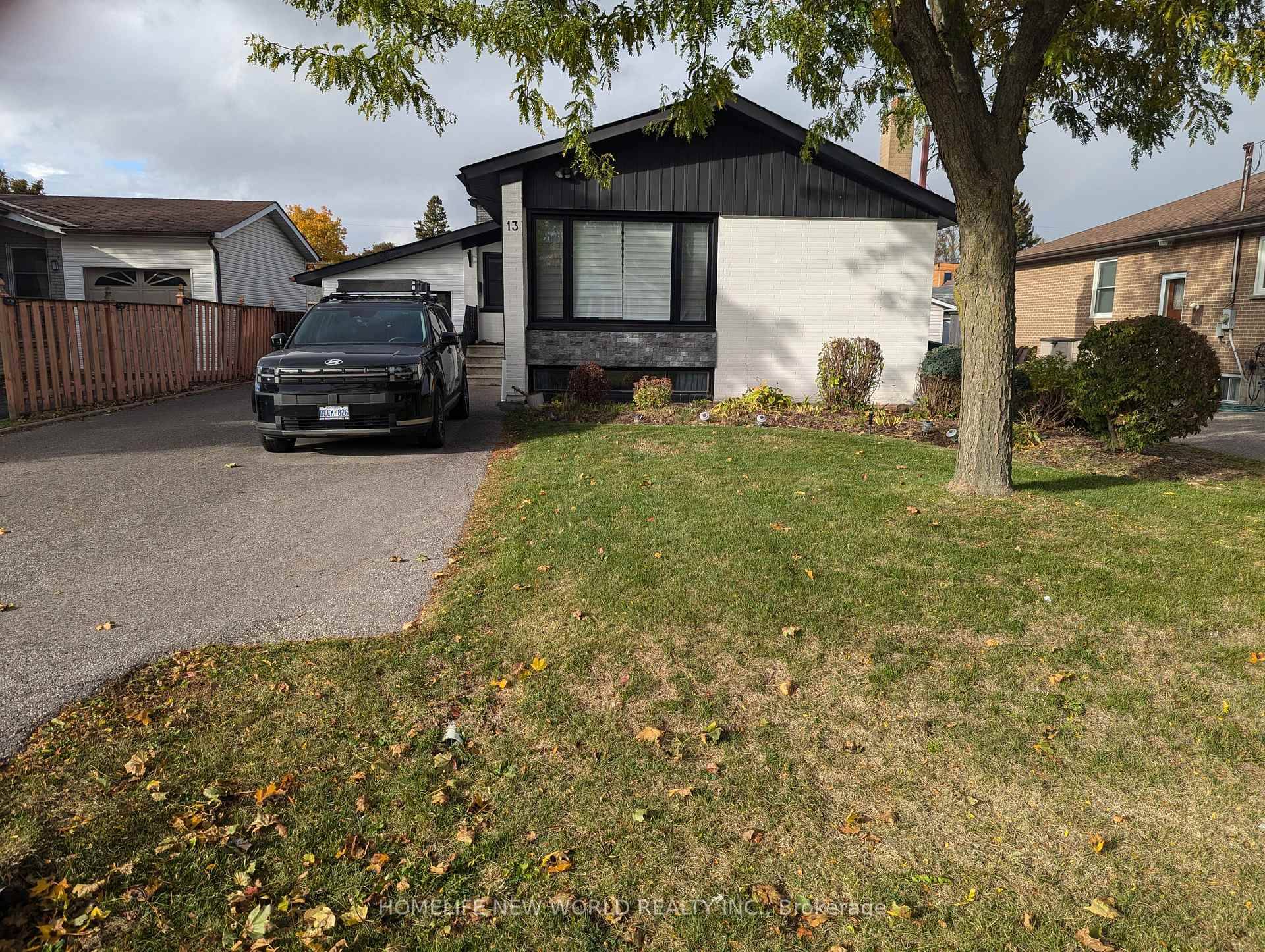 Upgraded Bright and Spacious 2 bedroom amp ; 2 baths Entire Main Floor ; Modern and Open Concept Home in the heart of Richmond Hill !