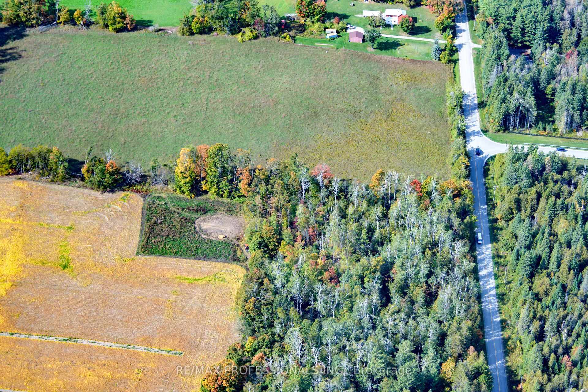 Welcome to 2960 Line 8 North, a peaceful and private parcel offering the perfect setting to bring your dream home to life.