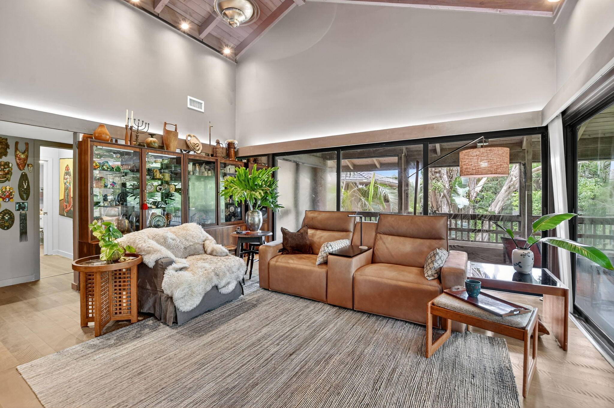 Rare Plantation Colony condo in Boca West.