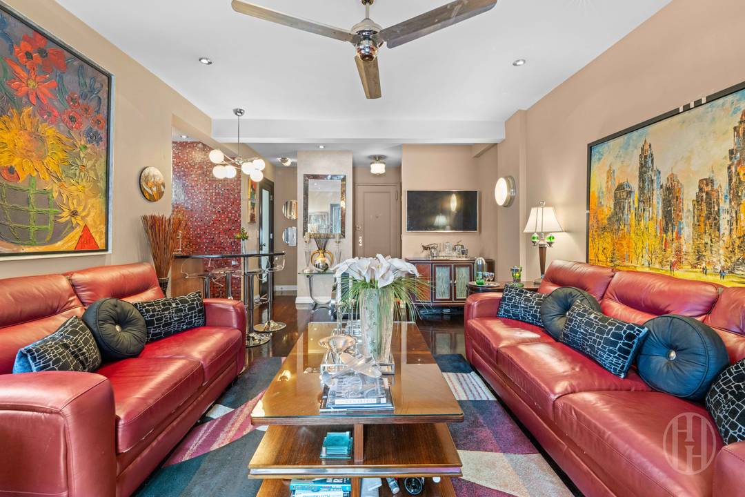 Situated on the top floor, this quiet, south facing, garden view apartment has been fully renovated with a refined, modern touch.