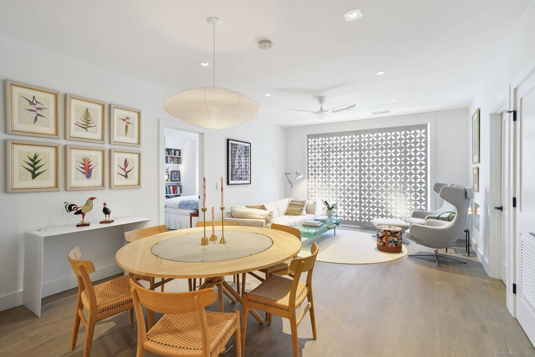 Experience a new vision of sophisticated single level living at the Vue New Canaan, an exciting premier luxury condominium community located in the heart of New Canaan.