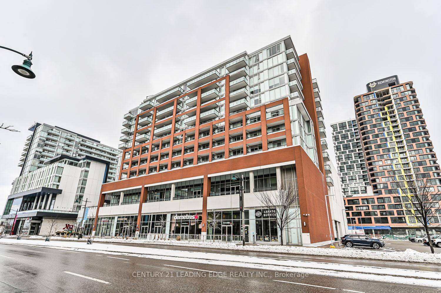 This elegant 1 bedroom, 1 bathroom suite boasts newly installed, durable laminate flooring throughout and features soaring 10 ft ceilings in the living, dining, kitchen, and bedroom areas.