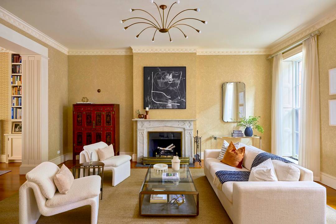 Mint condition 25 wide single family prime Garden Place location.