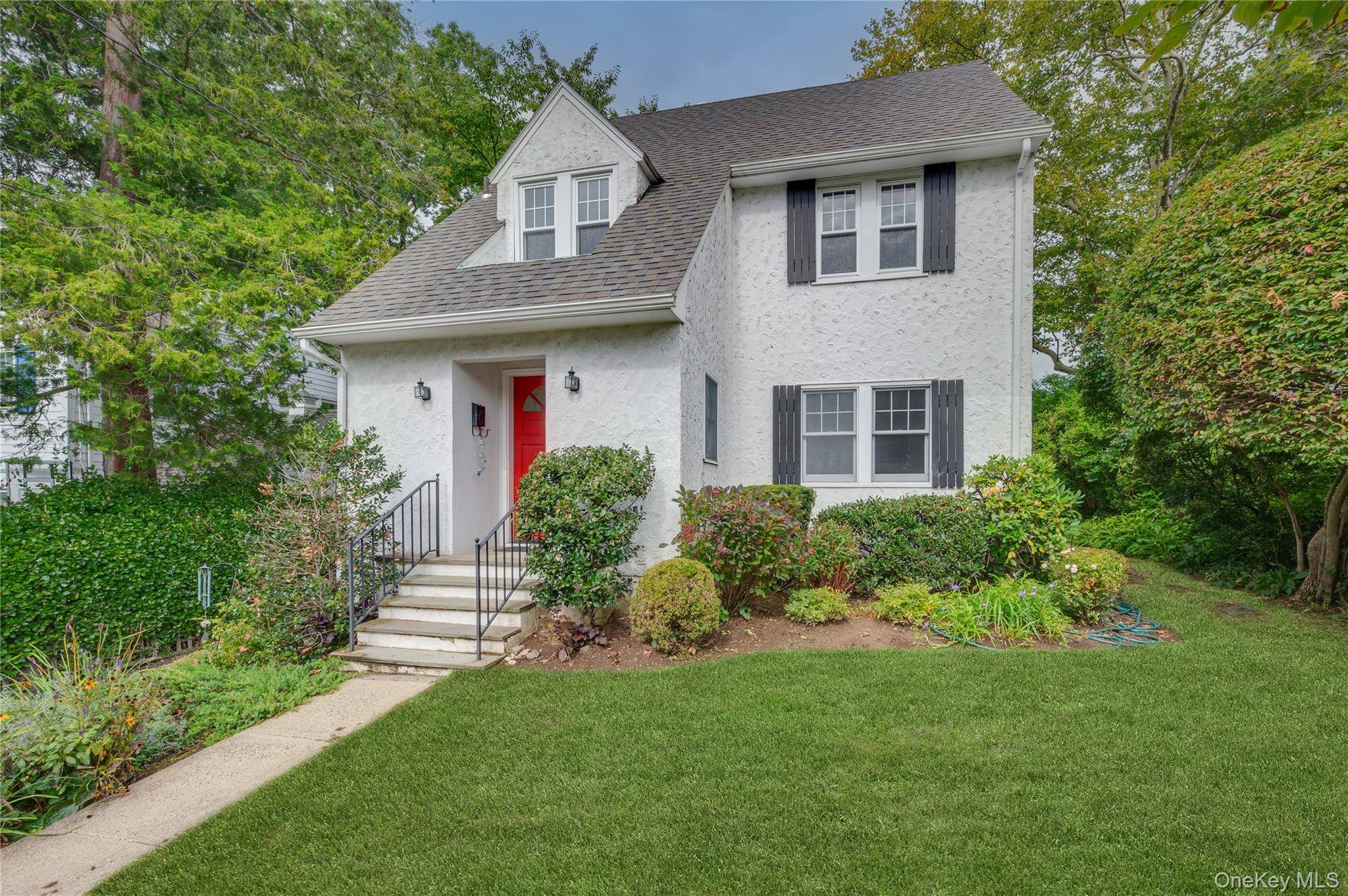 Welcome to the sweetest home in The Brook !