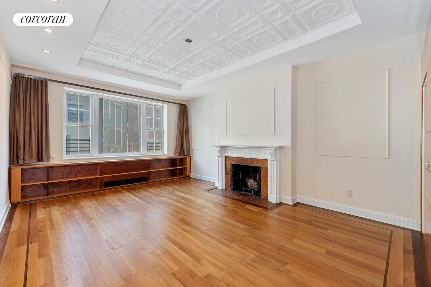 16 East 84th Street, 4AB Historic Elegance Meets Modern Comfort on the Upper East Side Step into true New York history at 16 East 84th Street, a distinguished pre war ...