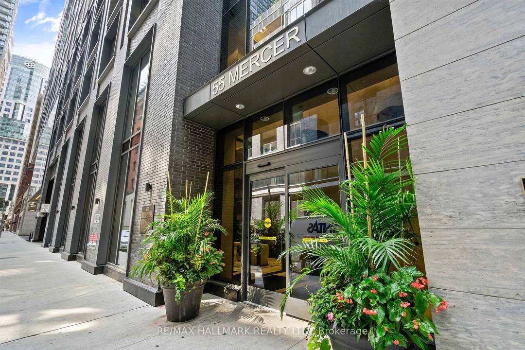 Furnished for your downtown stay and move in ready !