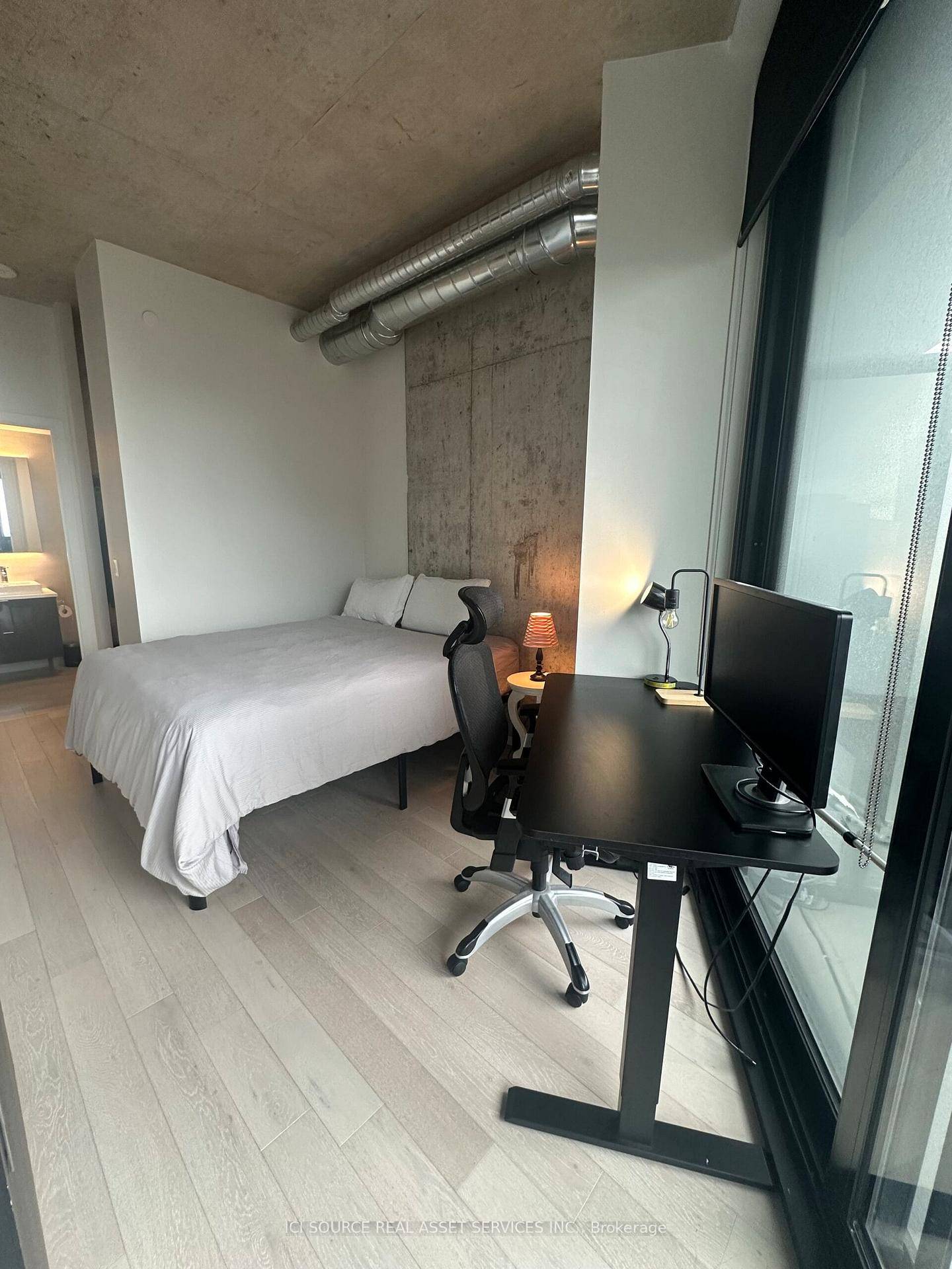 700 Sq Ft. The Best Layout In The Building.