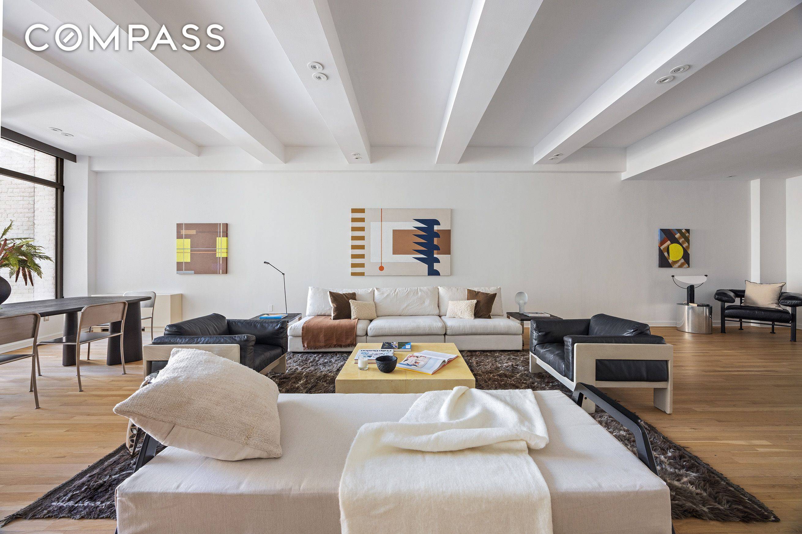 Apartment 9R is a 2, 269 sq.