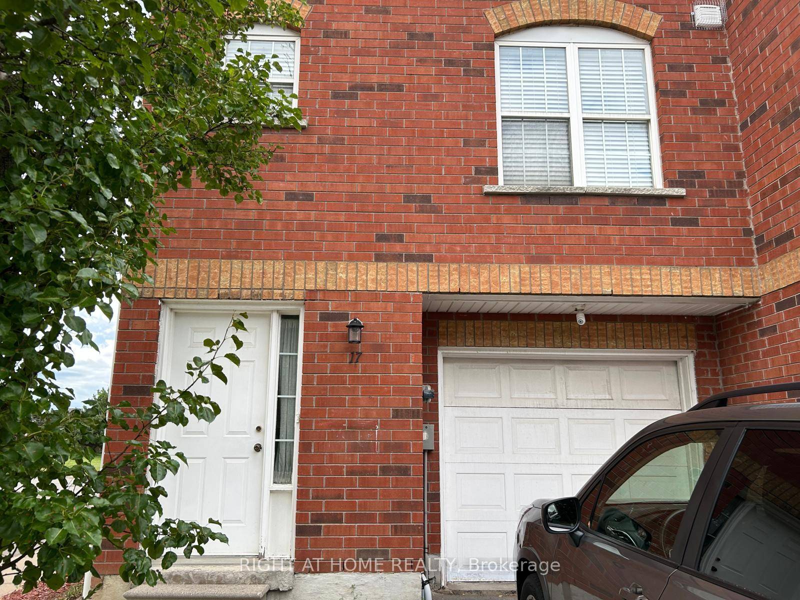 Central Location, 2 Bed 1.