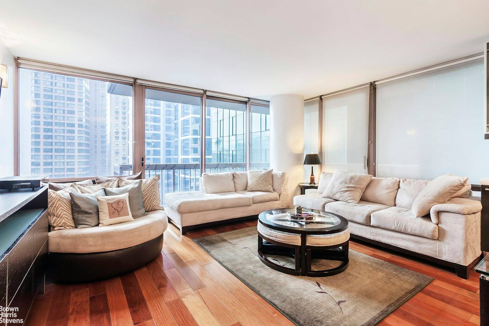 Check every box with the highly coveted and gut renovated corner 'B' line 770 sq ft 1 bedroom, 1.