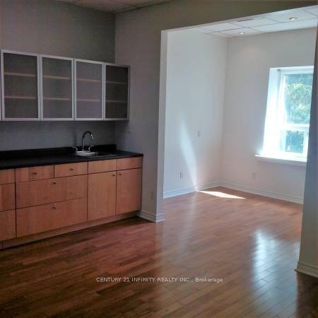Move in ready office space available !