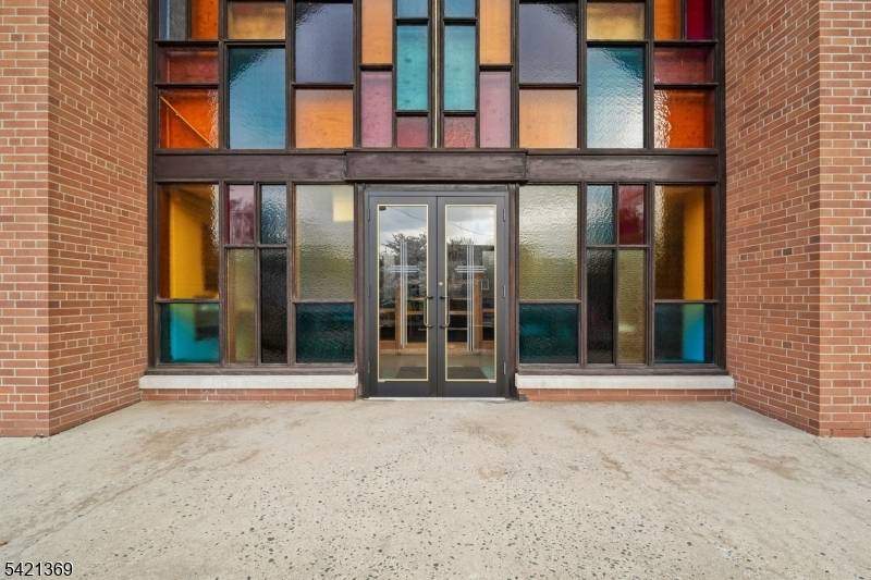 Beautiful welcoming large sanctuary filled with sunlight and stunning details throughout.