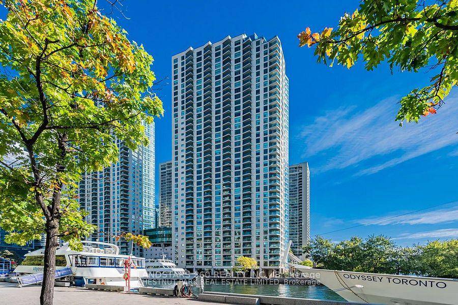 Panoramic Unobstructed Lake And Island View.