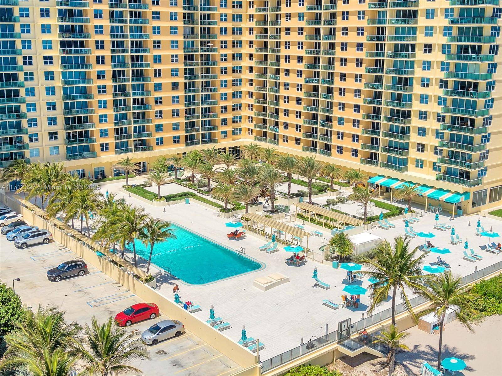 Modern Unit Studio On the Beach.