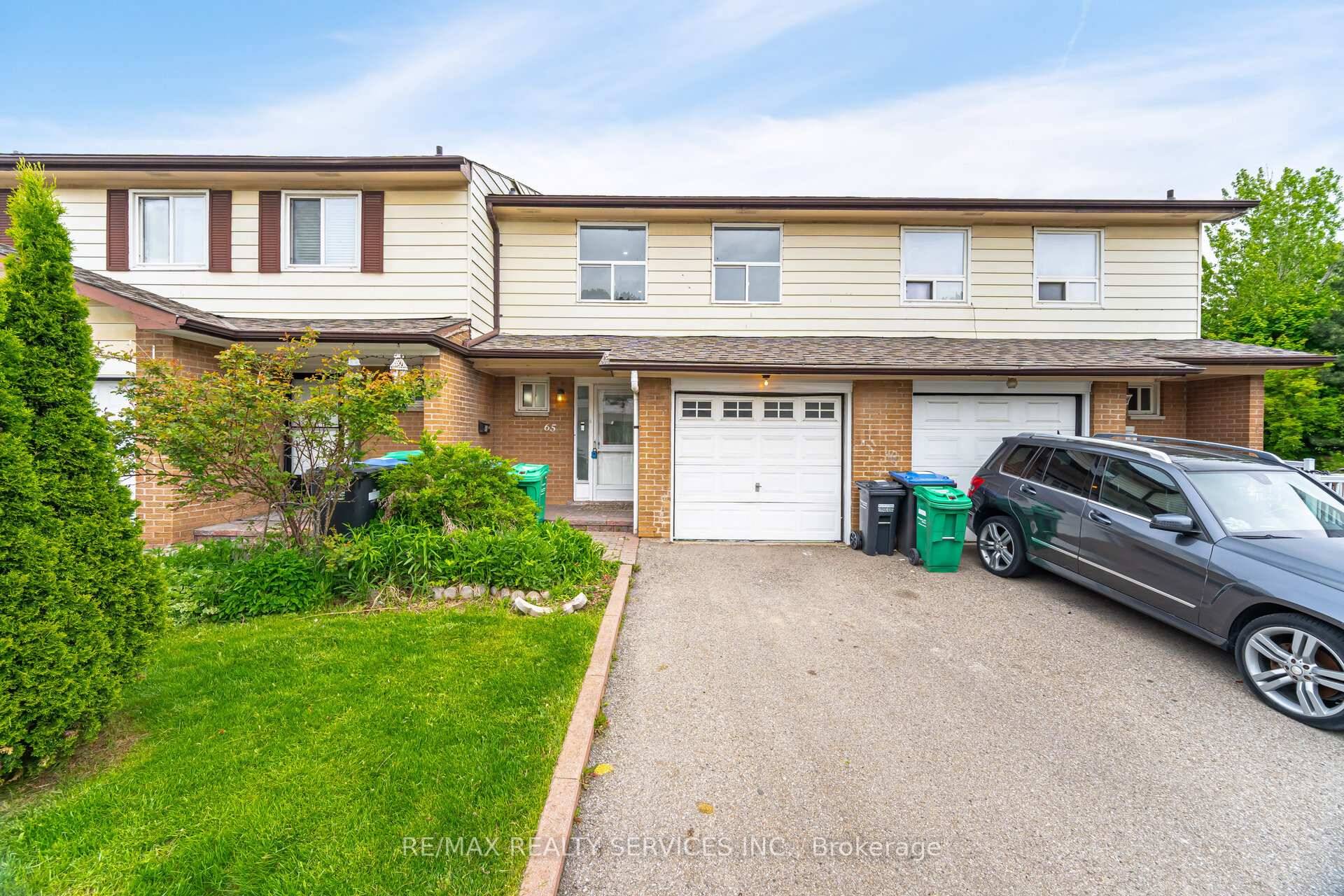Welcome to this spacious 4 1 bedroom, 3 bathroom townhouse with a fully finished in law suite, perfectly situated in a family friendly complex !