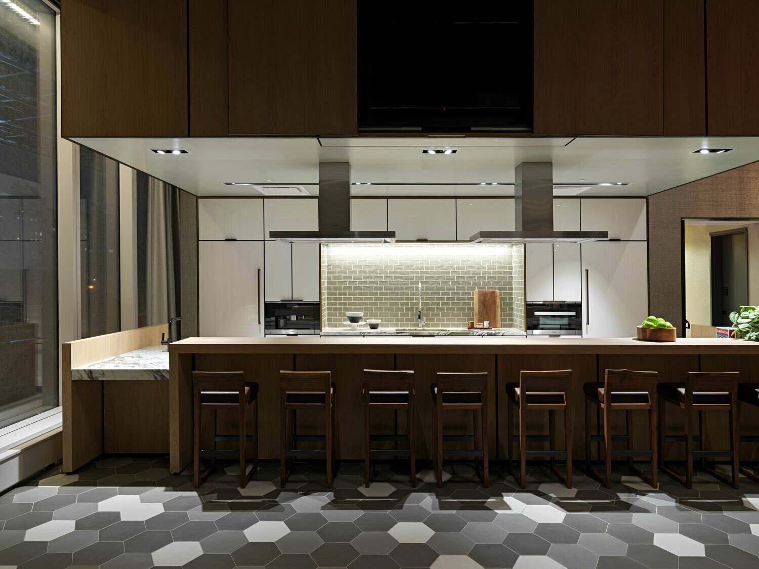 ONE MANHATTAN SQUARE OFFERS ONE OF THE LAST 20 YEAR TAX ABATEMENTS AVAILABLE IN NEW YORK CITY Sponsor Incentive FOR A LIMITED TIME ON ALL NEWLY SIGNED CONTRACTS AS OF ...