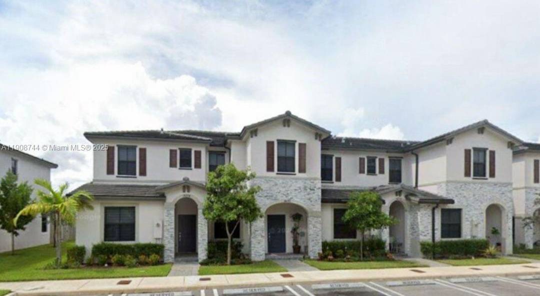 Beautiful 2 story townhouse The first floor features a full bedroom, 3 rooms upstairs.