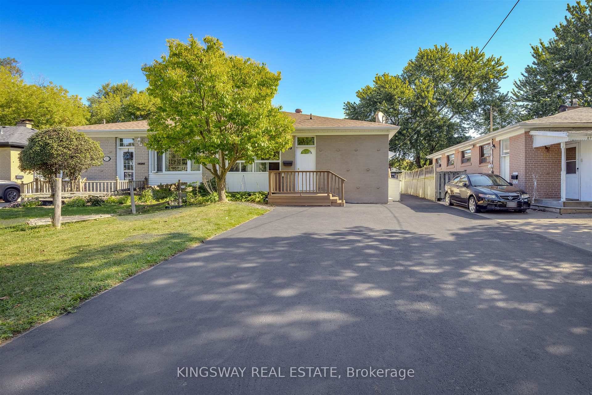 Fully Renovated Semi Detached Home in Aurora Highlands.