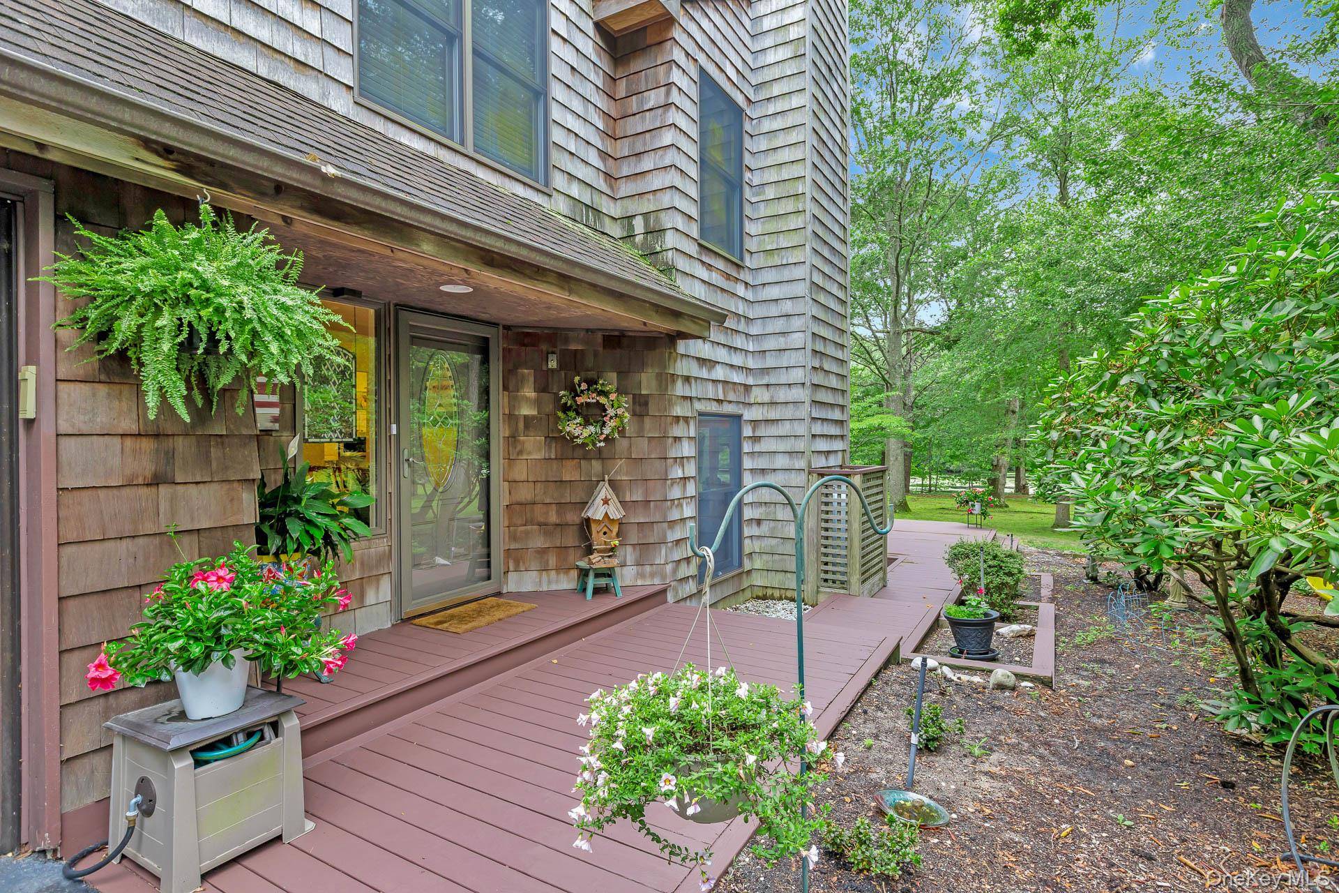 Welcome to Pepperidge Lake and welcome to nature, quiet and peacefulness !