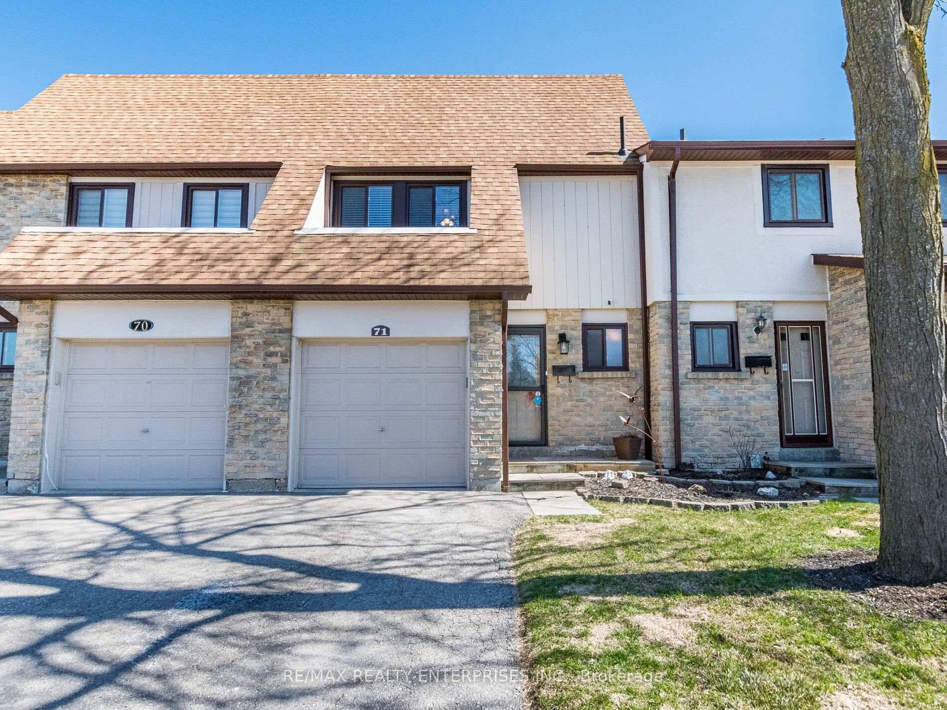 Welcome to This Lovely Family Home In The Heart of Mississauga.