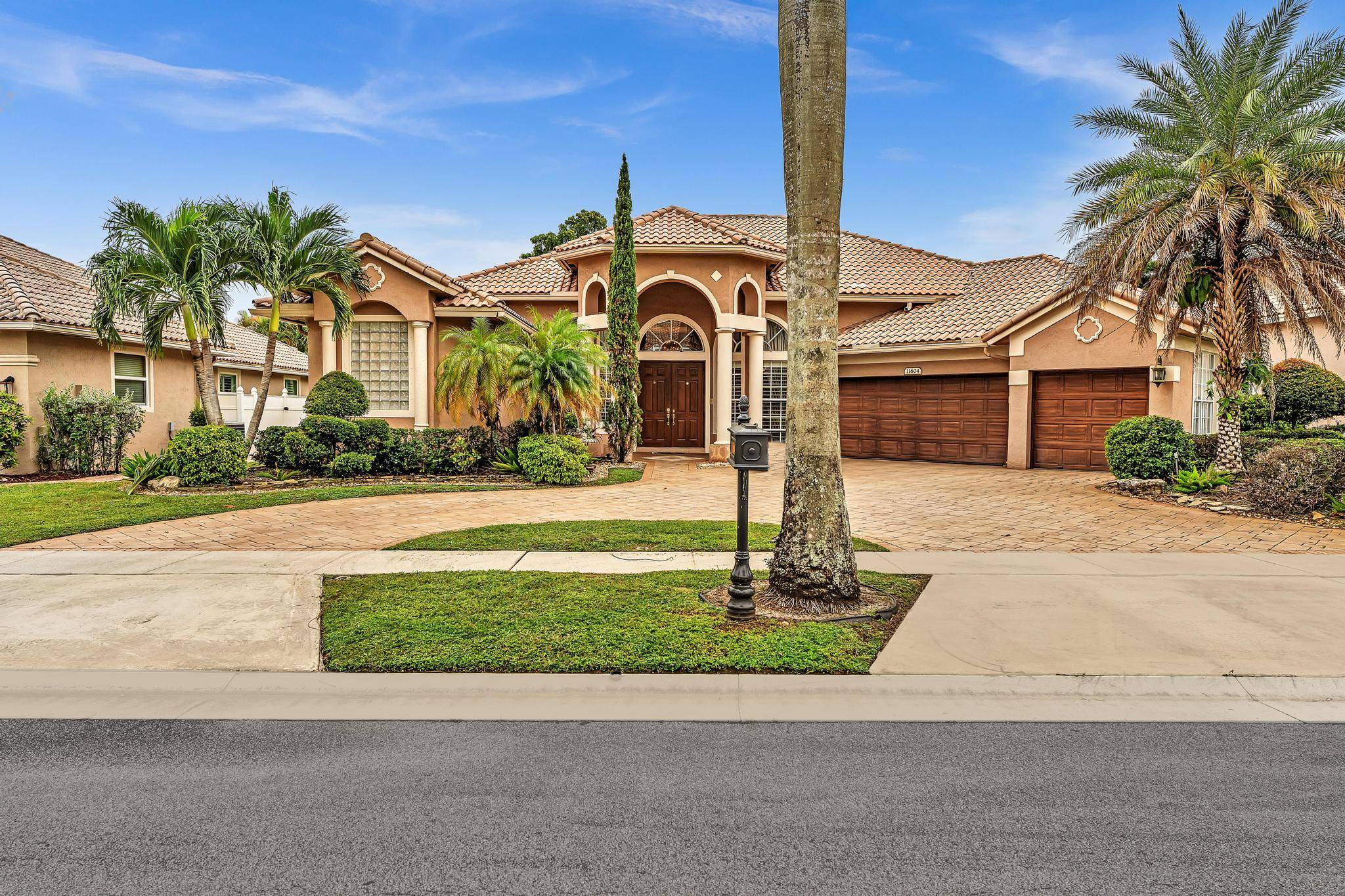 Welcome to the best kept secret in Boca Raton !