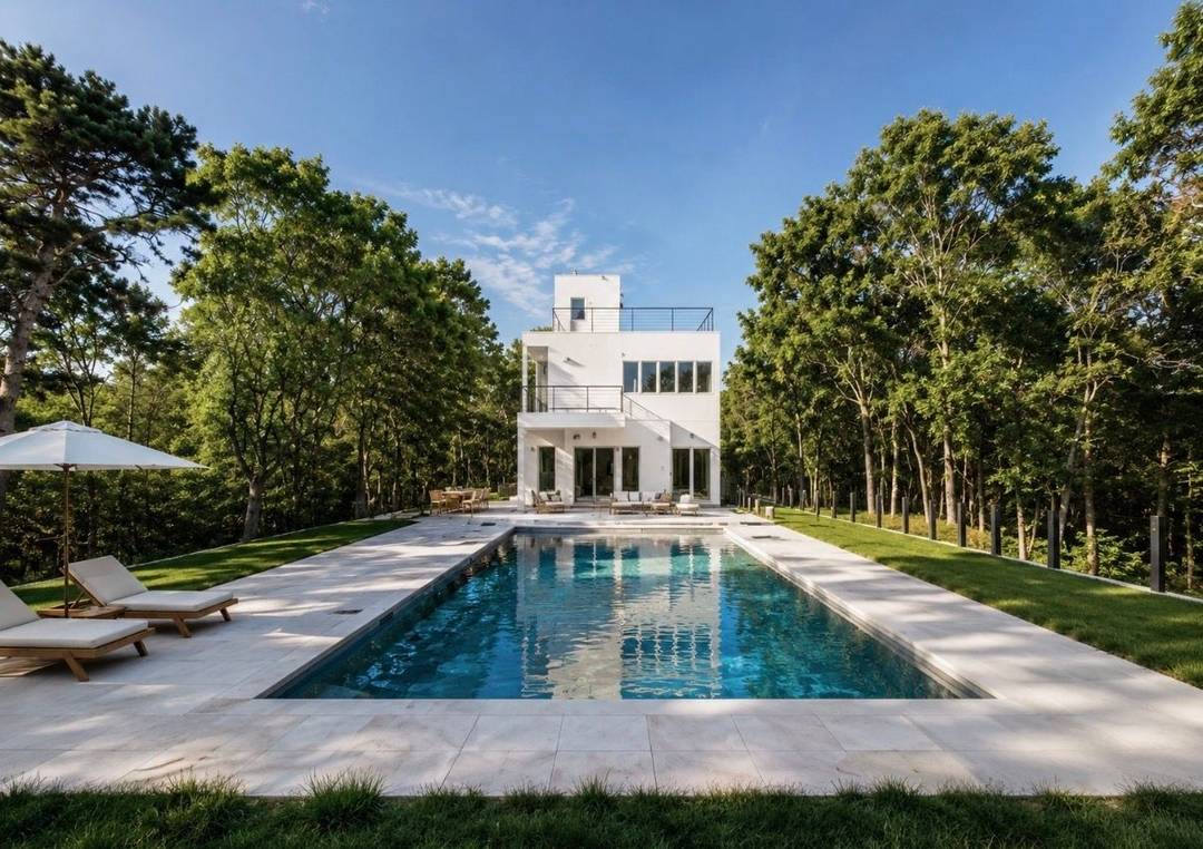 Smart Luxury Meets Hamptons Serenity in Wainscott