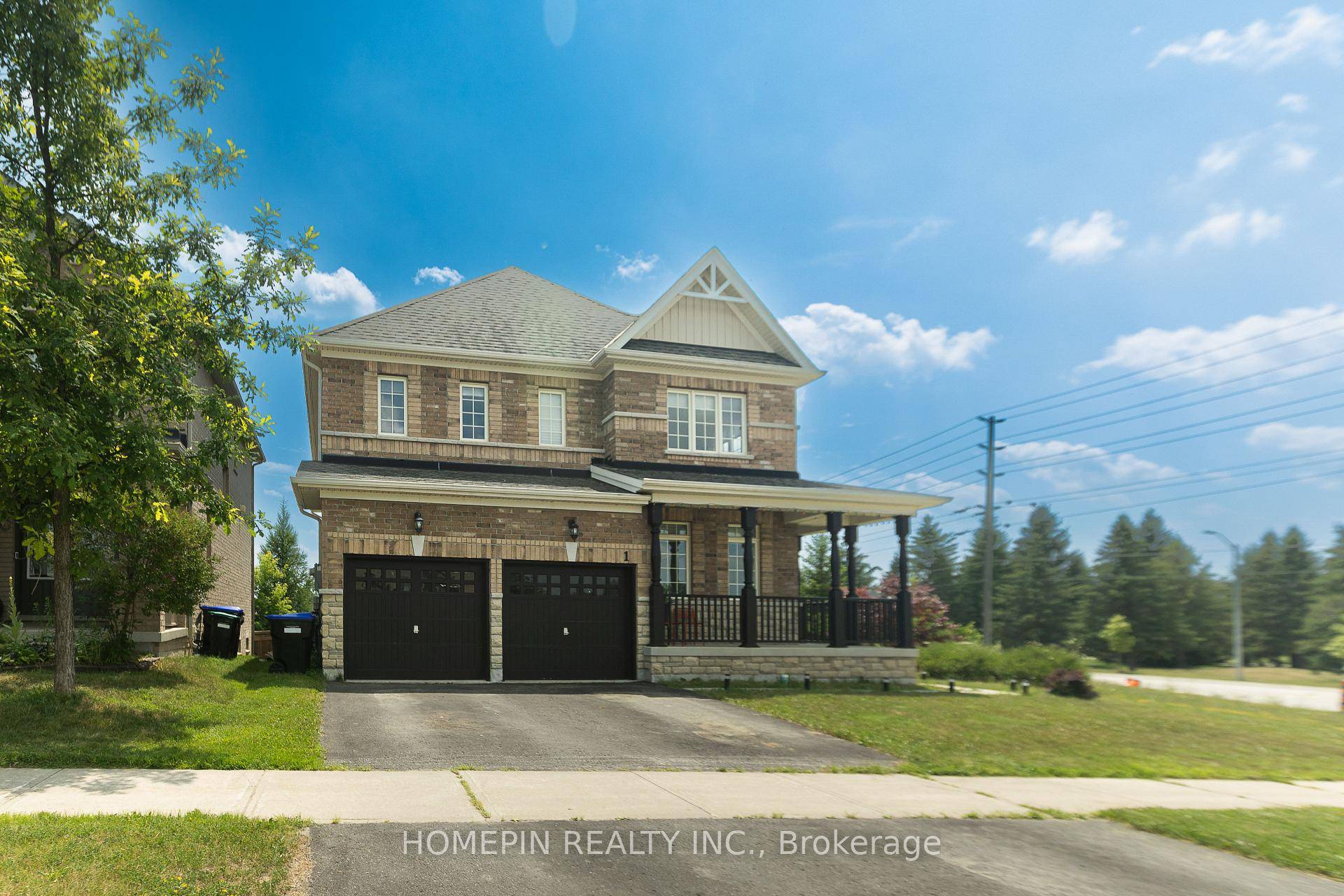 Welcome to 1 Treetops Blvd A Stunning Family Home in Allistons Sought After Treetops Community !