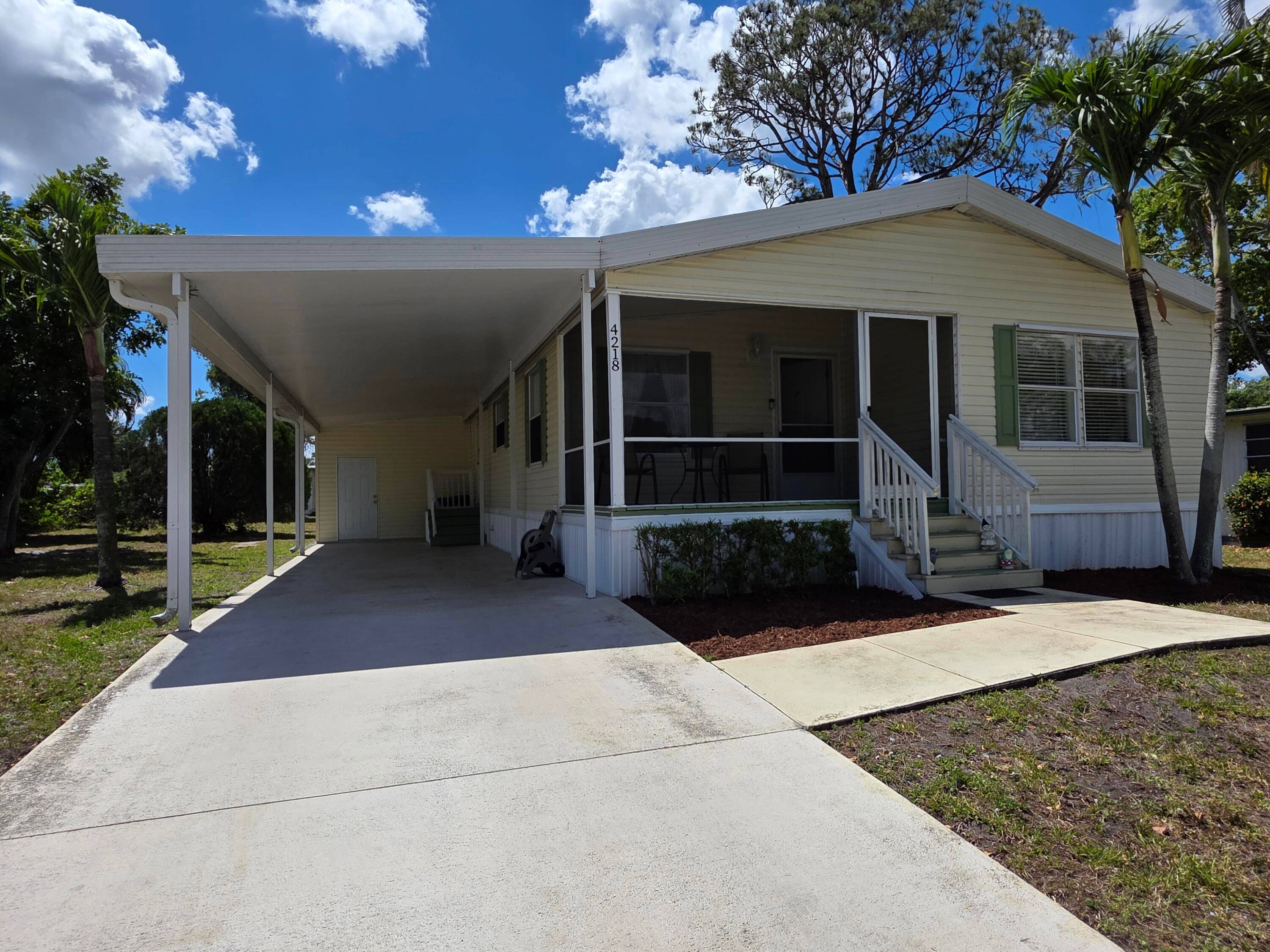 Welcome to this charming modular home located in the peaceful and desirable 55 community of Maralago Cay.