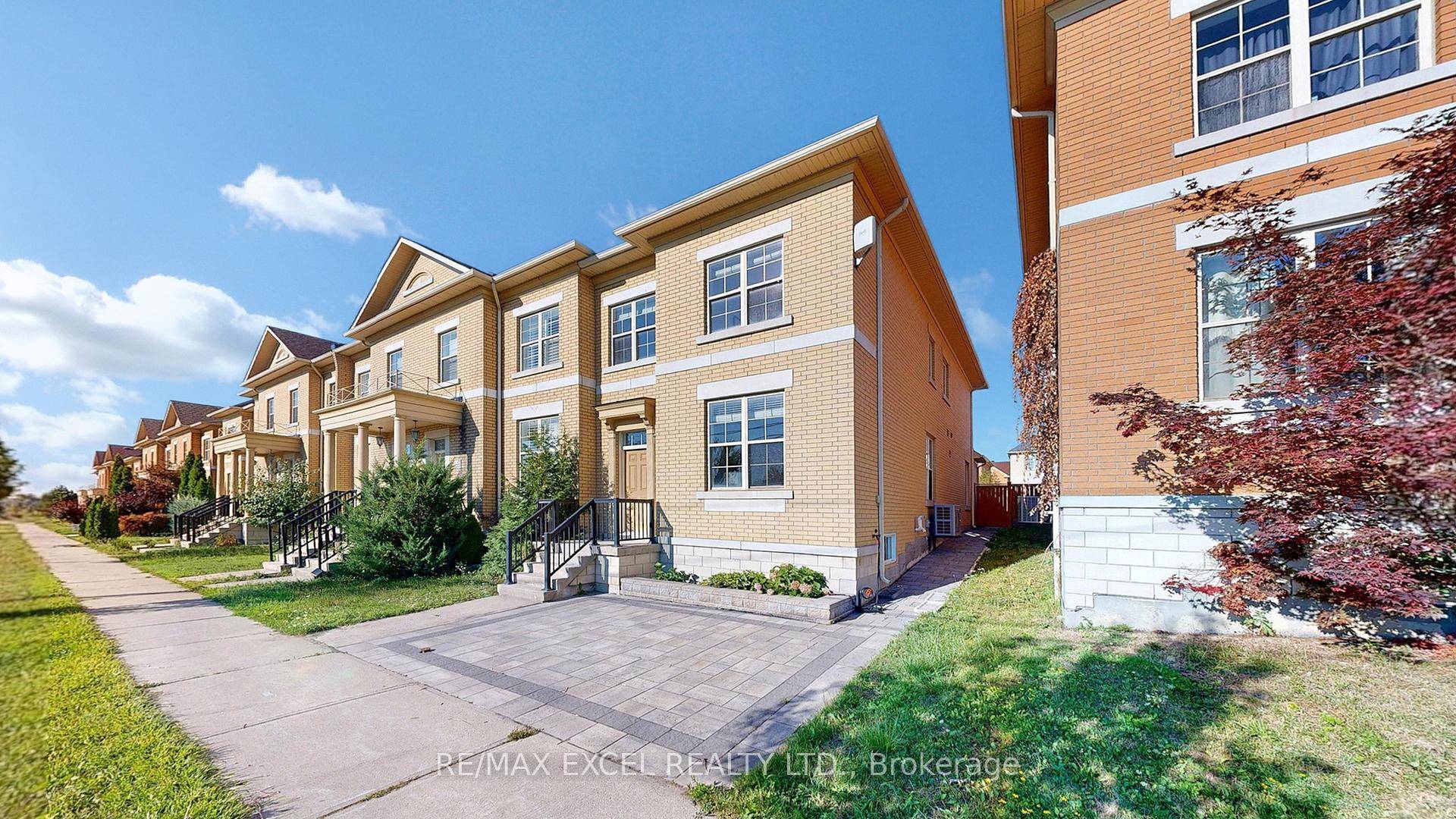 Two Storey Freehold Townhome In Cathedraltown Markham.