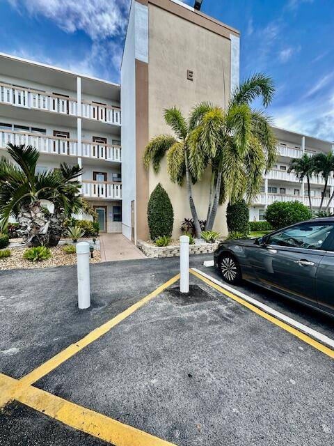 1 1. 5, 4th floor, light and bright, well maintained, nicely furnished, shower no tub, screened patio with accordion shutters overlooking magnificent lake view.