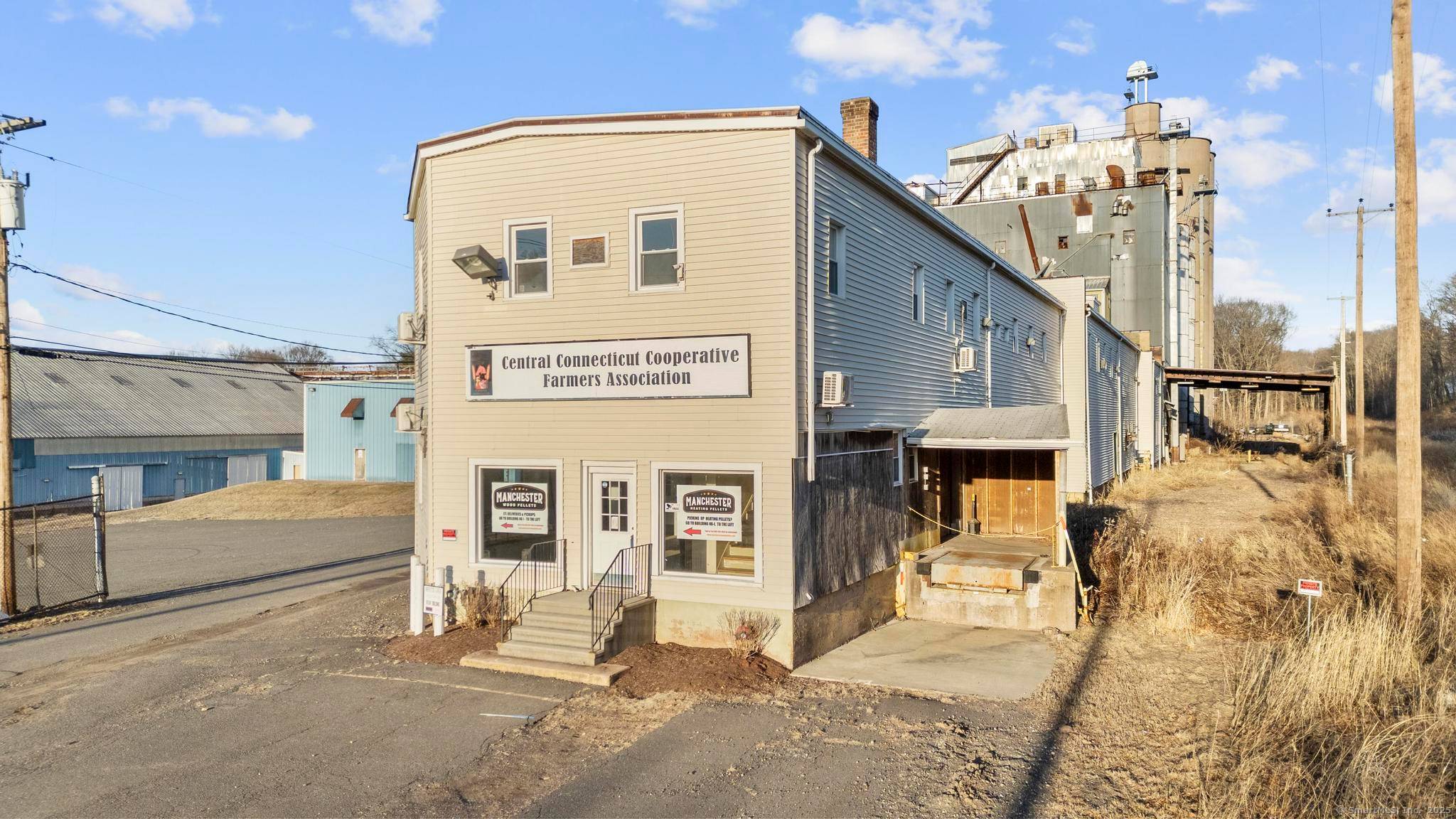 Whether you need space for production, storage or operations, this facility is designed to support your business success.