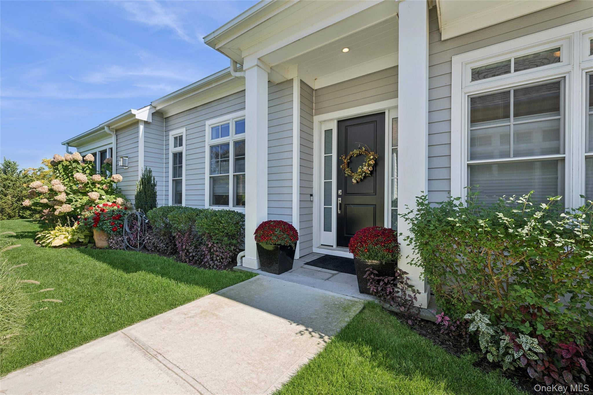 It is time to enjoy relaxed, modern living at Harvest Pointe, a 55 community in Cutchogue !