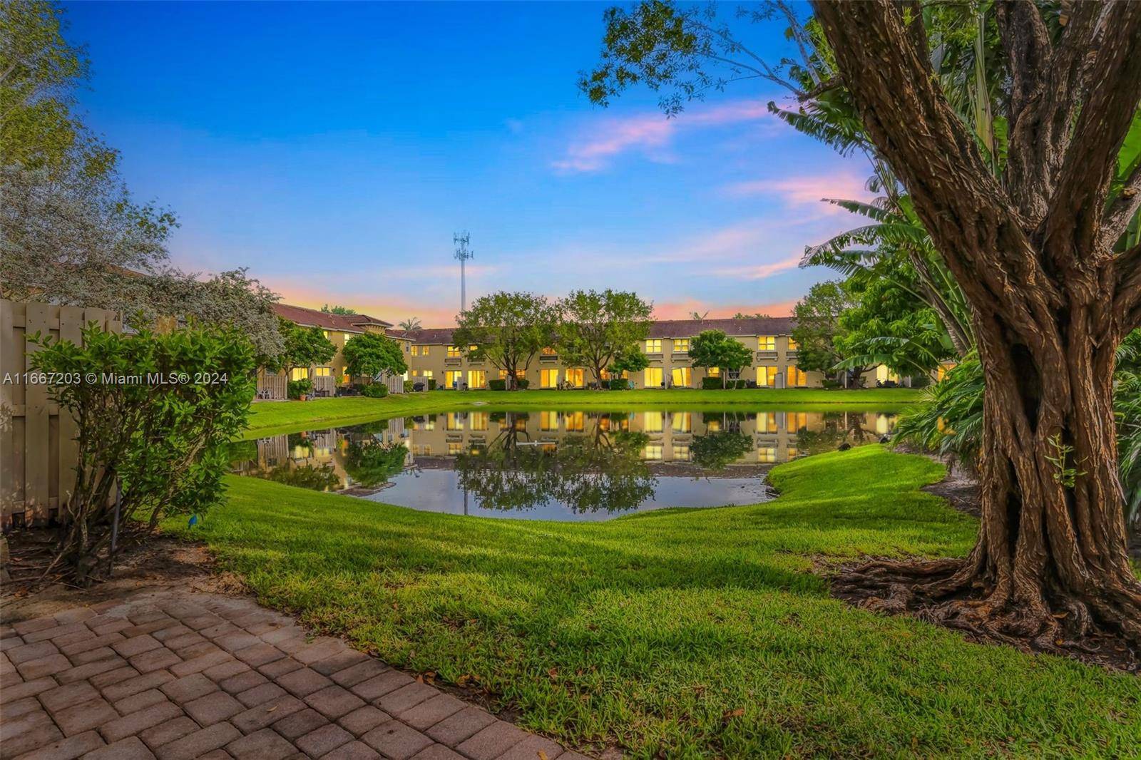 Welcome to the Tuscan Villas community, a hidden gem in Tamarac.