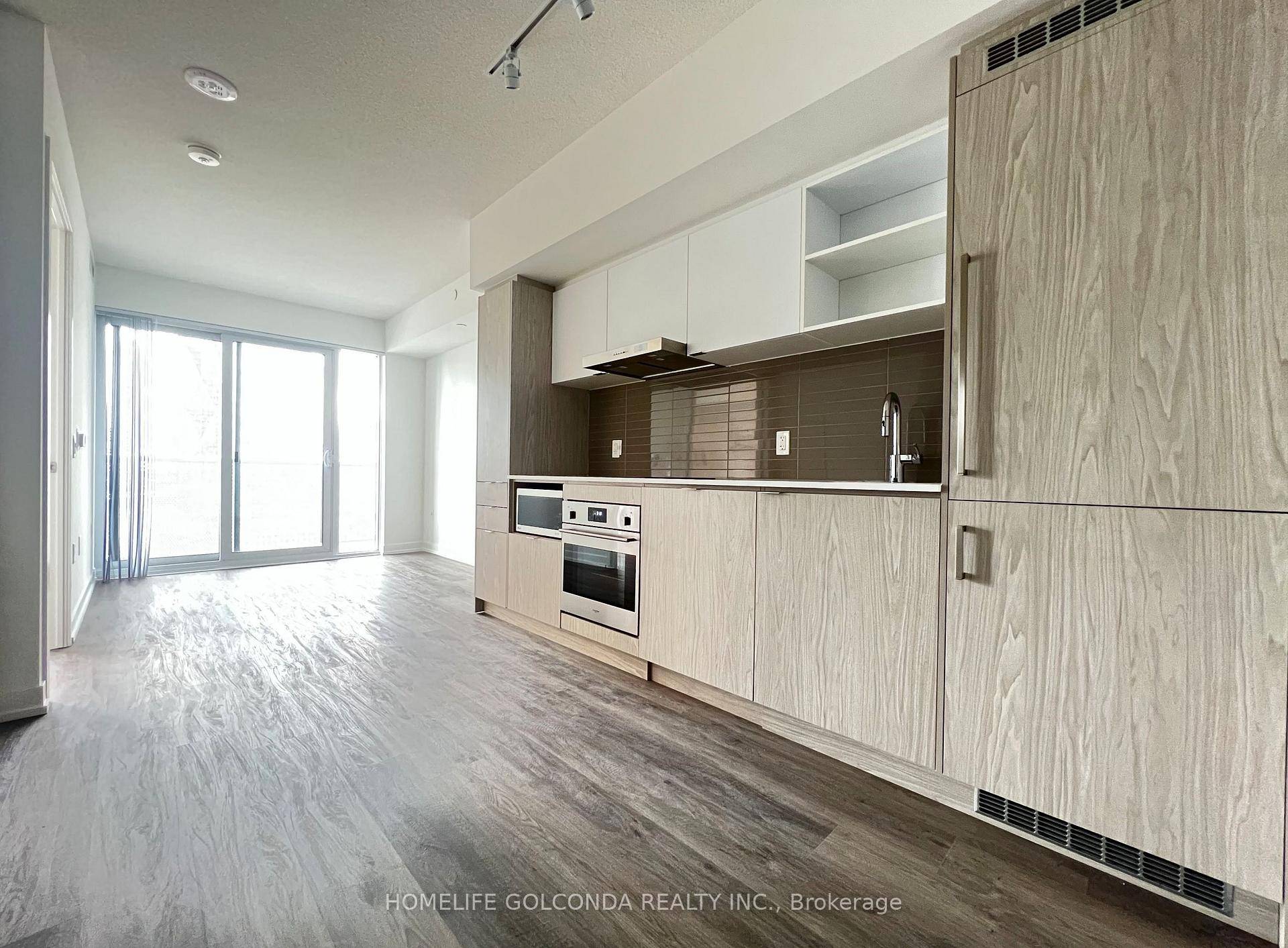 Bright 1 Bedroom 1 Full Bathroom,.