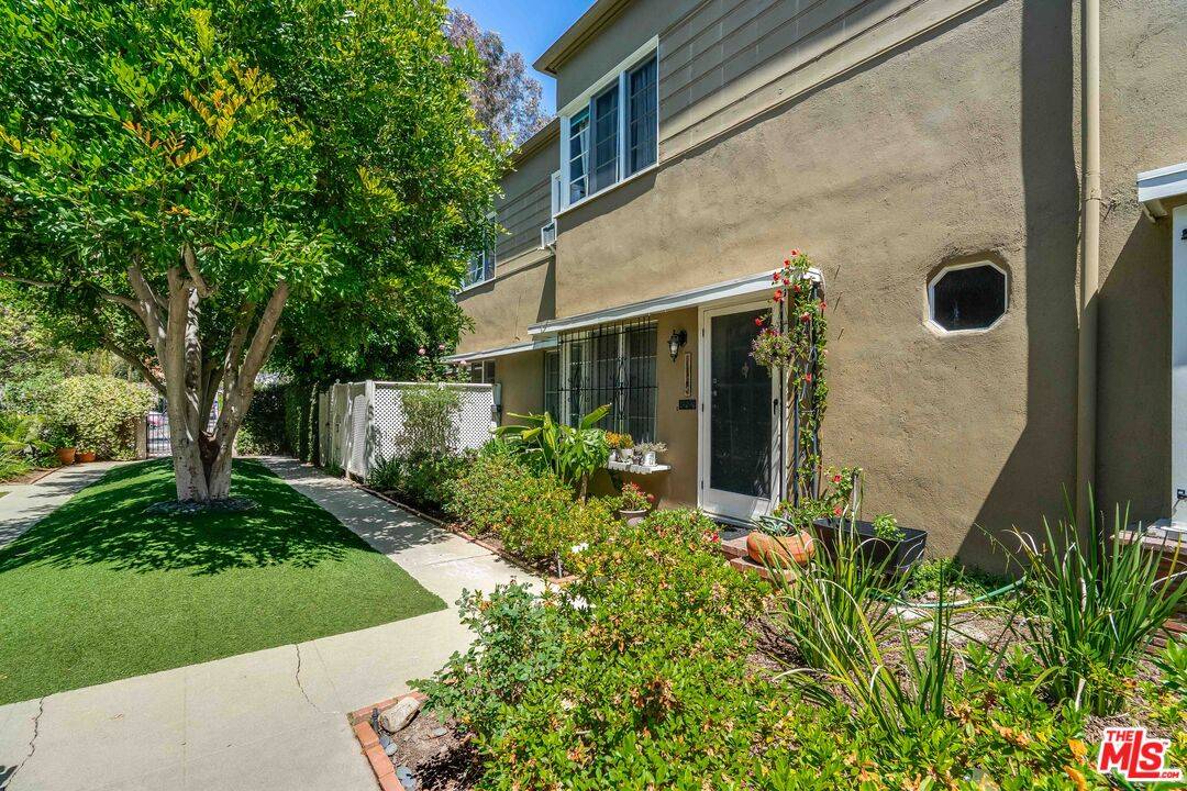6512  W Olympic Blvd 9BR Beverly Grove La