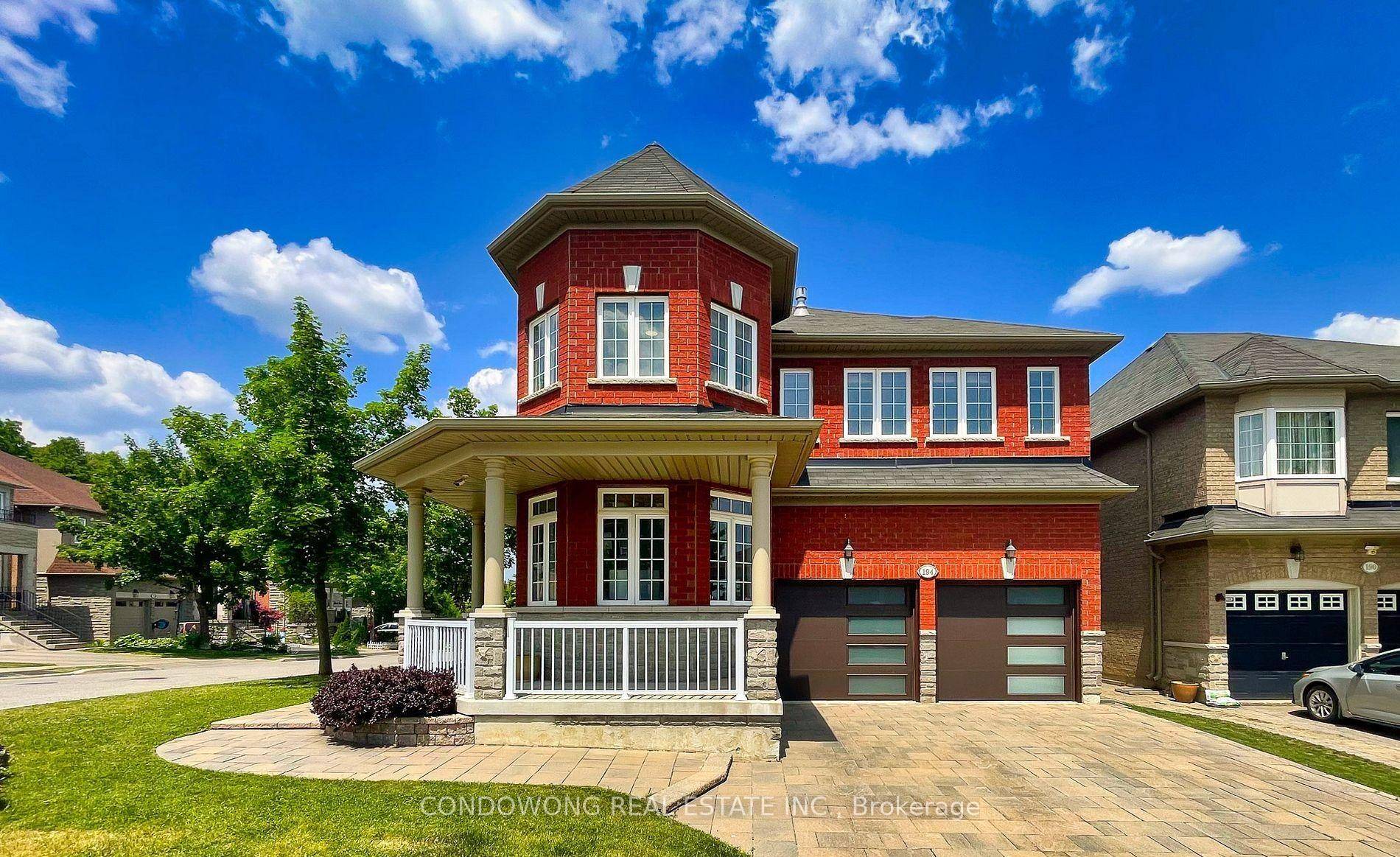 Beautiful and spacious family home located in the highly sought after Thornhill Woods school district.