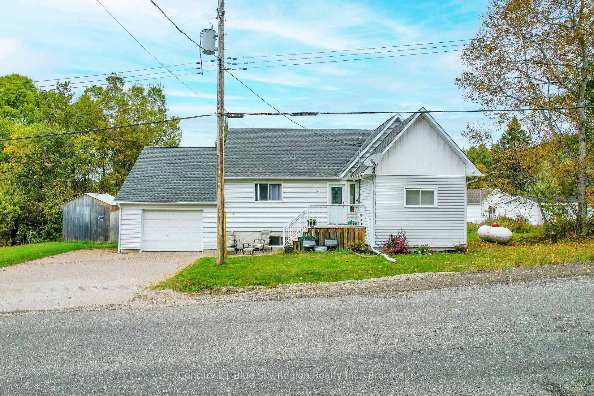 Discover the perfect balance of country charm and city convenience with this well maintained home, situated just minutes from town.