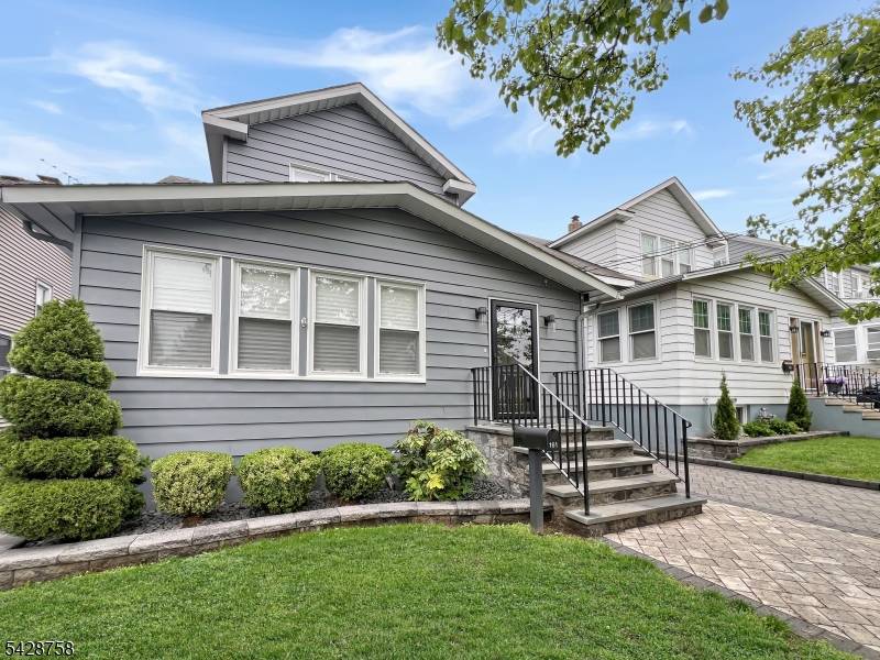 Welcome to this stunning home offering 3 bedrooms and 1.