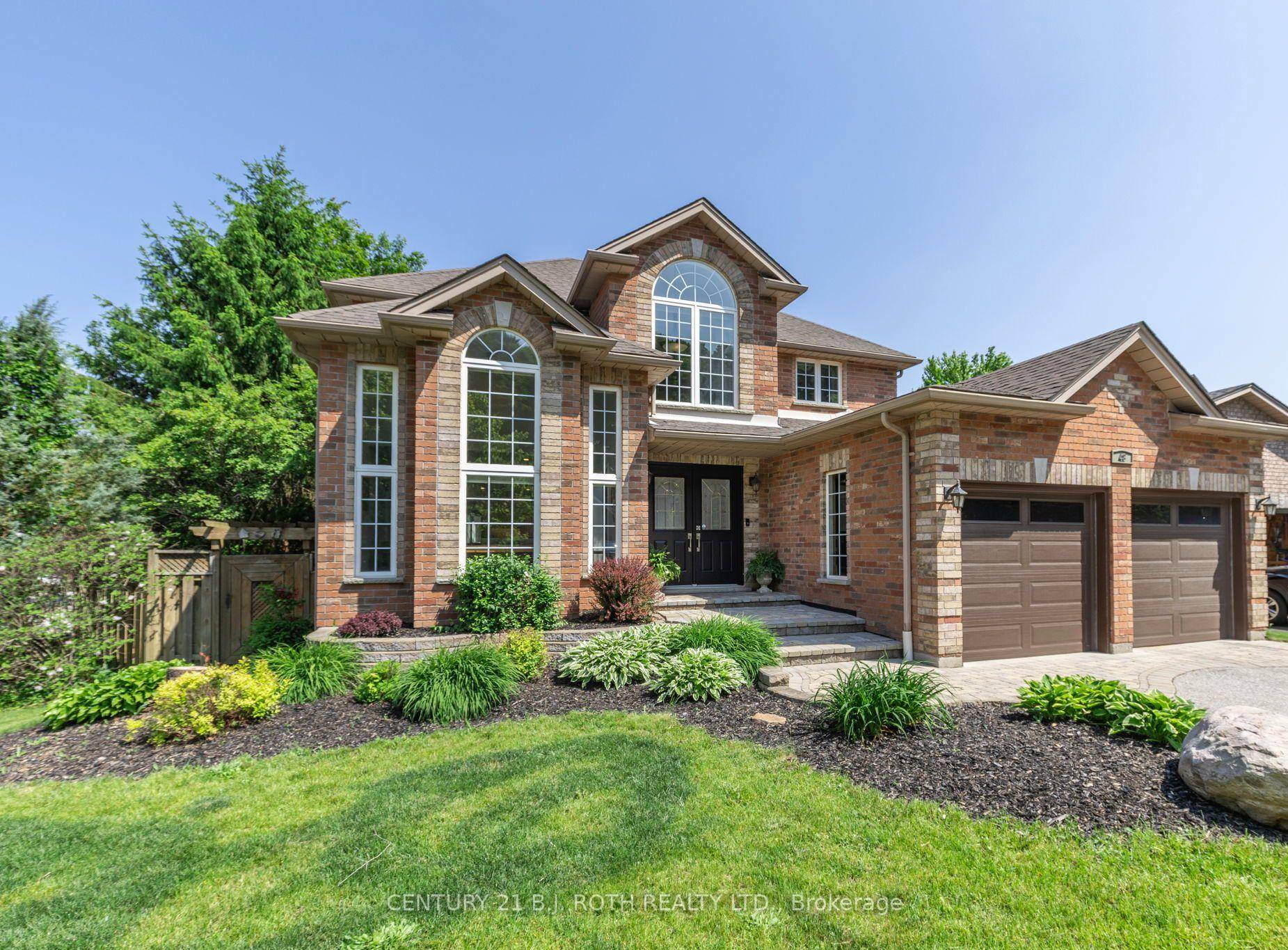 Welcome to 48 Crimson Ridge Rd, a stunning executive home nestled in one of Barrie's most prestigious and tranquil neighborhoods.