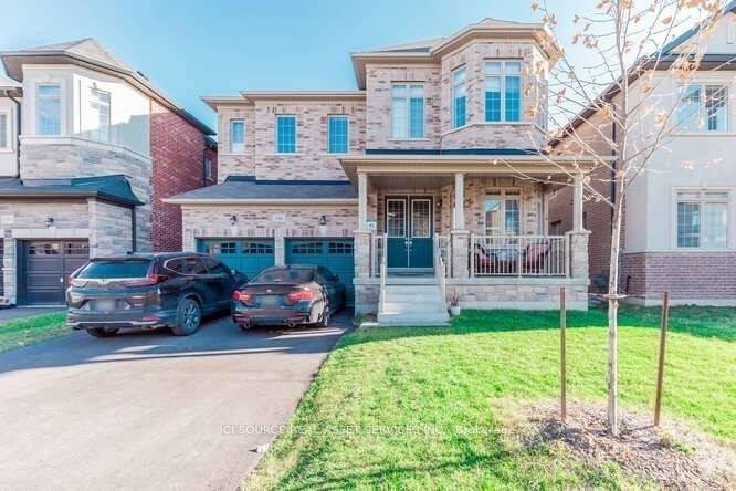 Luxurious 2 Bed 1 Bath Legal Basement Apartment With Upgraded Kitchen Cabinets And Quartz Countertop.