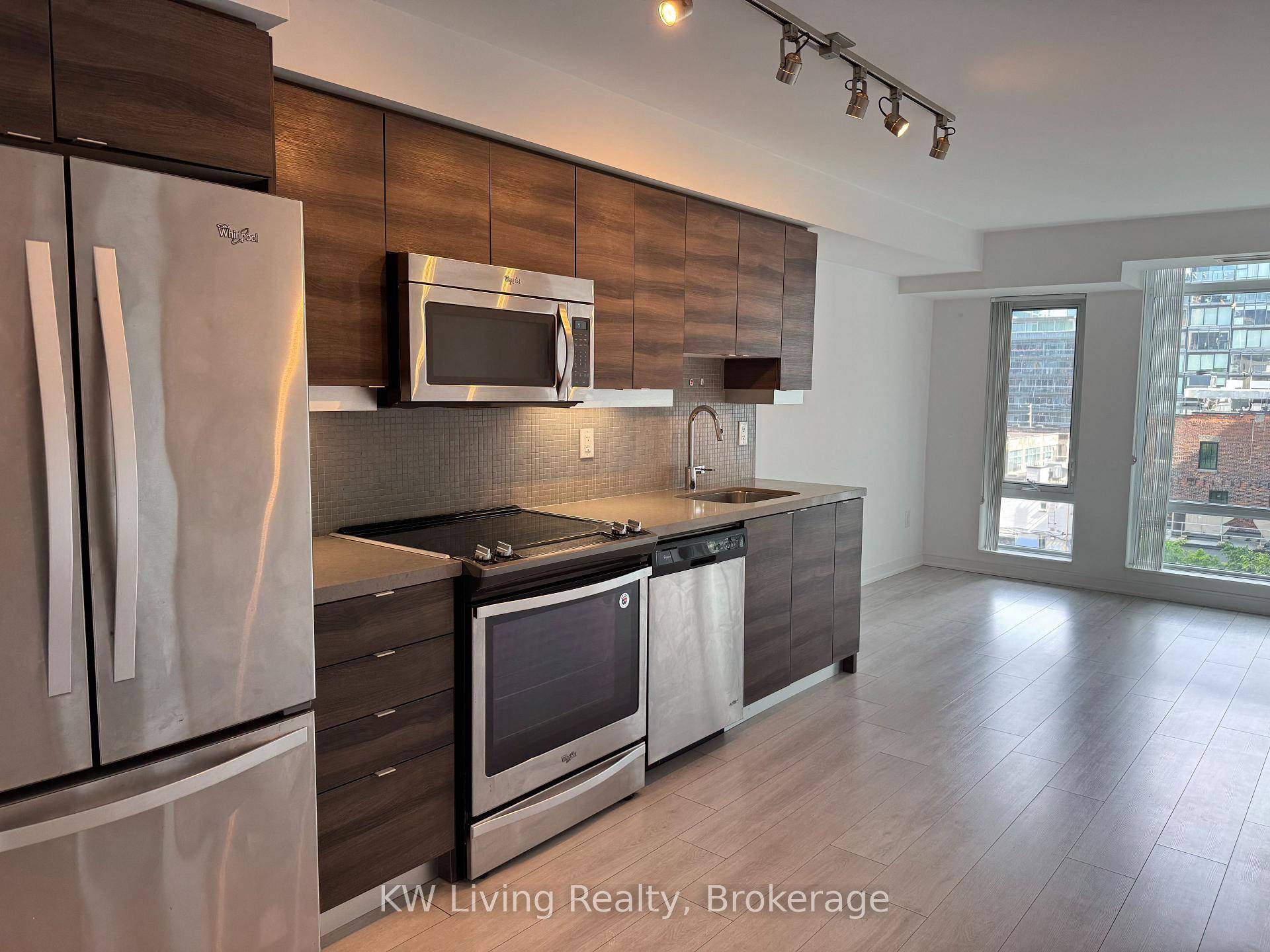 Located in the heart of Toronto's vibrant Fashion District, Musee Condos offers urban living at it's finest.