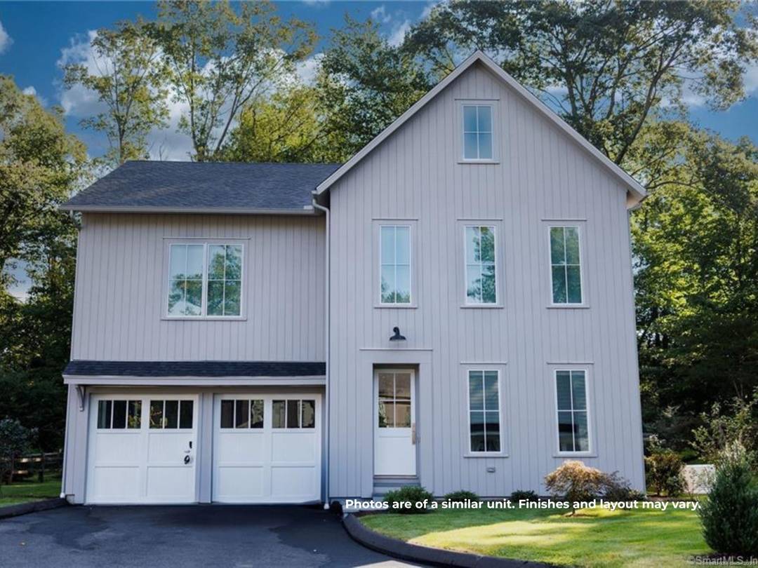 Stunning yearly unfurnished rental at 14 White Barns in Norwalk's prestigious Cranbury area.